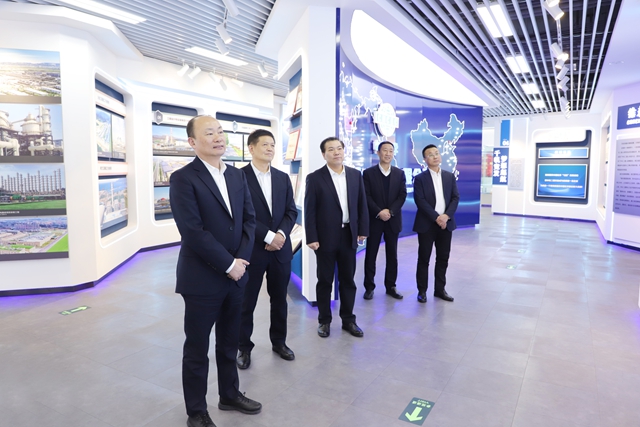 莫鼎革到二化建、賽鼎公司調(diào)研指導(dǎo)工作