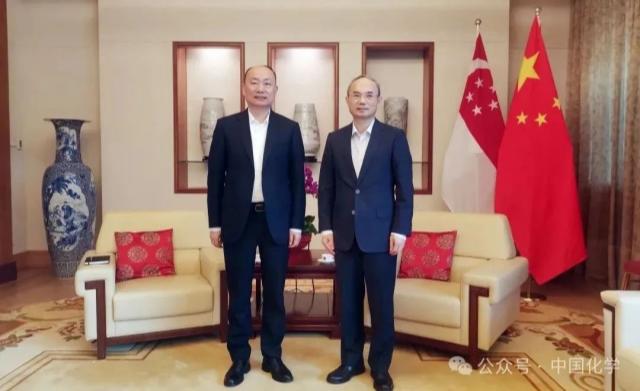 莫鼎革與中國(guó)駐新加坡大使曹忠明舉行會(huì)談并在新開展系列商務(wù)活動(dòng)