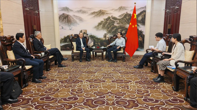 莫鼎革與中國(guó)駐越南大使何煒舉行會(huì)談并在越開展系列商務(wù)活動(dòng)