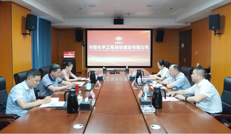 趙岳平到中國化學(xué)四化建走訪全國人大代表周鴻